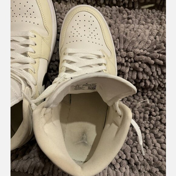 Women’s Air Jordan 1 MID Coconut Milk /Black Sz 9 euc 2021 - Picture 7 of 13